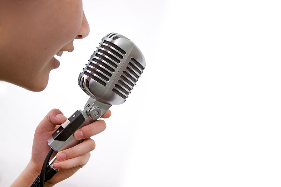 Jak powstają reklamy radiowe?